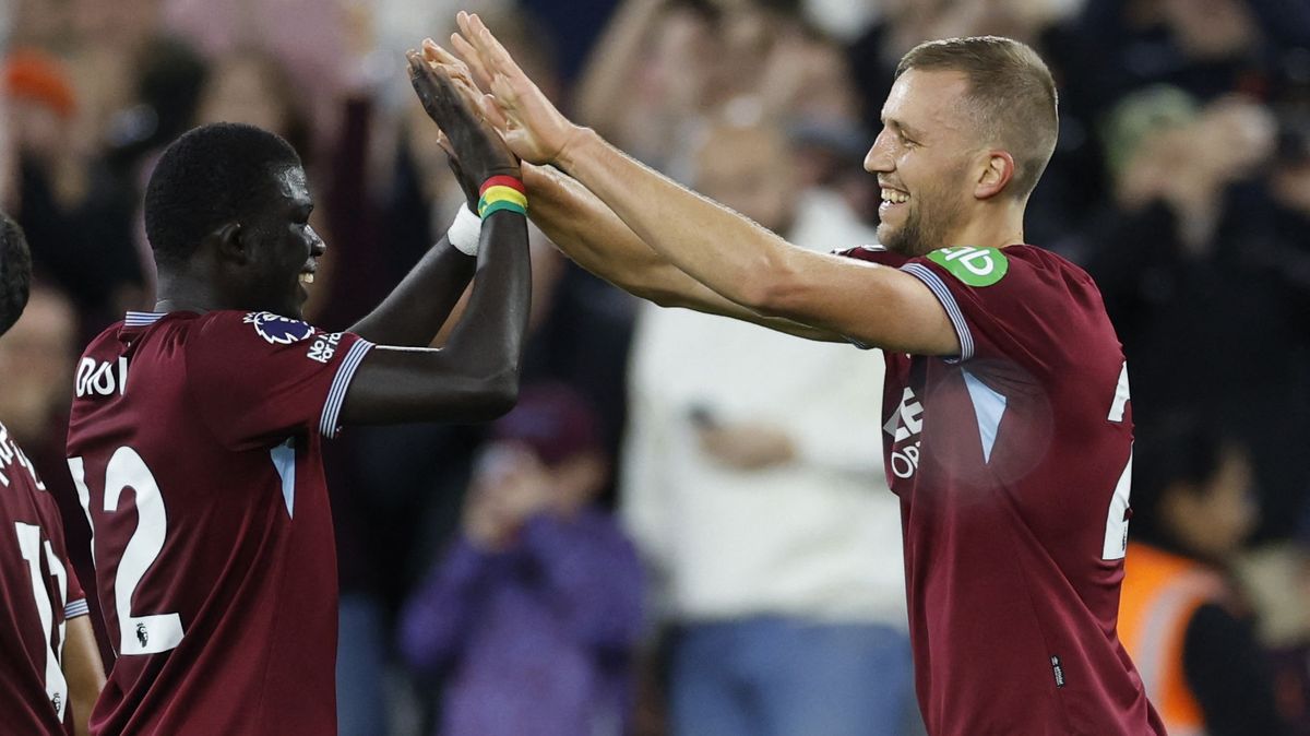 Diouf namíchl některé fanoušky West Hamu. Chci do špičkového klubu, prohlásil